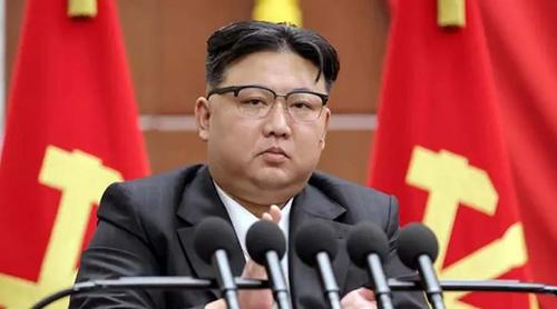 নারীরা শারীরিকভাবে দুর্বল হলেও মানসিকভাবে দৃঢ়: কিম জং উন