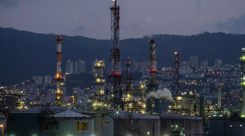 ইসরায়েলের তেল ও গ্যাস স্থাপনায় হামলা চালাল ইরান