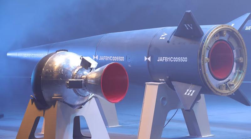 হাইপারসনিক ছাড়াও ৩ ধরনের ক্ষেপণাস্ত্র ছুড়েছে ইরান