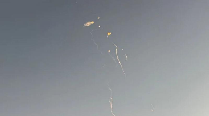 ৯টি ইরানি ব্যালিস্টিক ক্ষেপণাস্ত্র ও ৩৫টি ড্রোন শনাক্তের দাবি আরব আমিরাতের