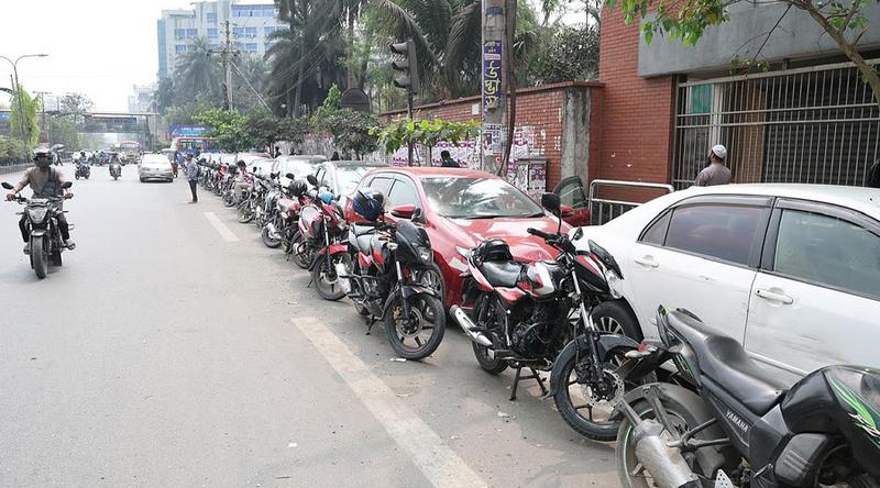 আজও রাজধানীর ফিলিং স্টেশনগুলোয় জ্বালানি তেলের জন্য দীর্ঘ লাইন