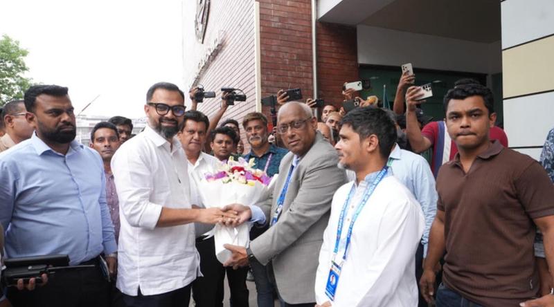 বাংলাদেশ-পাকিস্তান ম্যাচ দেখতে মাঠে হাজির ক্রীড়া প্রতিমন্ত্রী