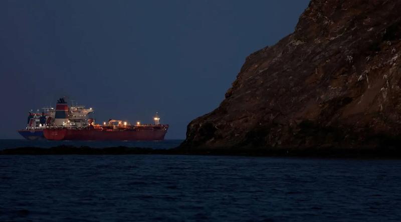 ইরাকের জলসীমায় ২টি ট্যাংকার জাহাজ জ্বালিয়ে দিল ইরান