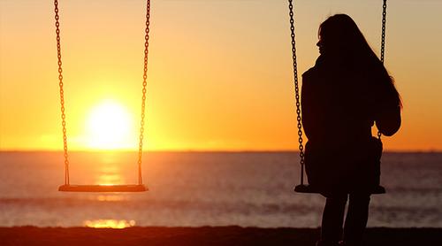 বড় হয়ে গেলে কেন একাকিত্ব বাড়ে?