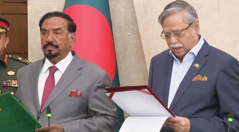 স্পিকারকে শপথ পড়ালেন রাষ্ট্রপতি