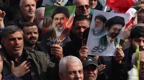 ইরান সরকার পতনের ঝুঁকিতে নেই