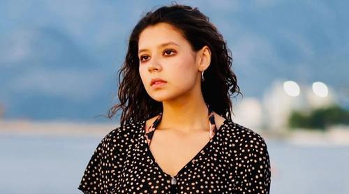 আমিও বাংলাদেশকে কষ্ট দেব: রাশিয়ান মডেল মনিকা