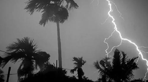 দুপুরের মধ্যে দেশের  ৮ জেলায় বজ্রবৃষ্টির আভাস