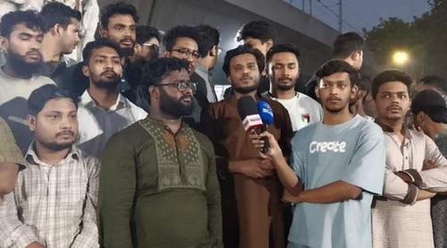 ছাত্রশক্তি নেতার বাড়িতে অগ্নিকাণ্ডের প্রতিবাদে ঢাবিতে বিক্ষোভ