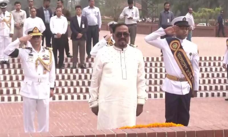 জাতীয় স্মৃতিসৌধে নবনির্বাচিত স্পিকার ও ডেপুটি স্পিকারের শ্রদ্ধা