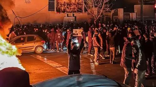 নতুন করে বিক্ষোভ হলে কঠোরভাবে দমনের হুঁশিয়ারি আইআরজিসির