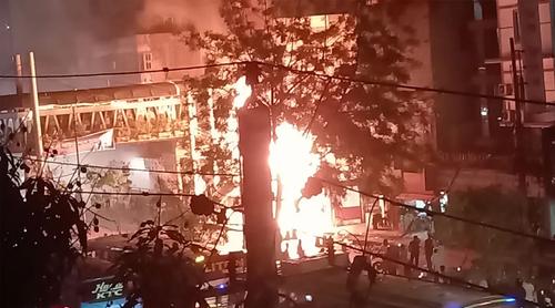 রাজধানীর নদ্দায় ভয়াবহ আগুন