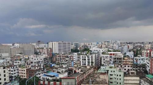 আজ বায়ুদূষণে শীর্ষে কায়রো, তালিকায় রাজধানী ঢাকার অবস্থান ২০তম
