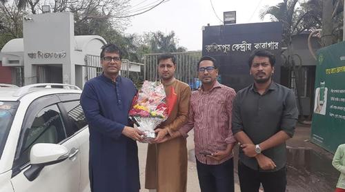 তিন মাস পর কারামুক্ত হলেন সাংবাদিক আনিস আলমগীর