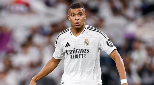 এমবাপের মাঠে ফেরা নিয়ে রিয়াল কোচের মন্তব্য