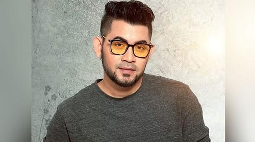 অসুস্থতা কাটিয়ে বাসায় ফিরলেন তানজীব সারোয়ার গায়ক