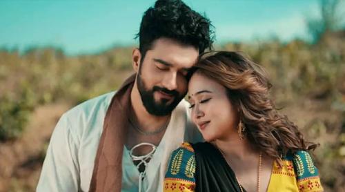 আসছে রোশান-চমক জুটির ‘প্রেমের গল্প’