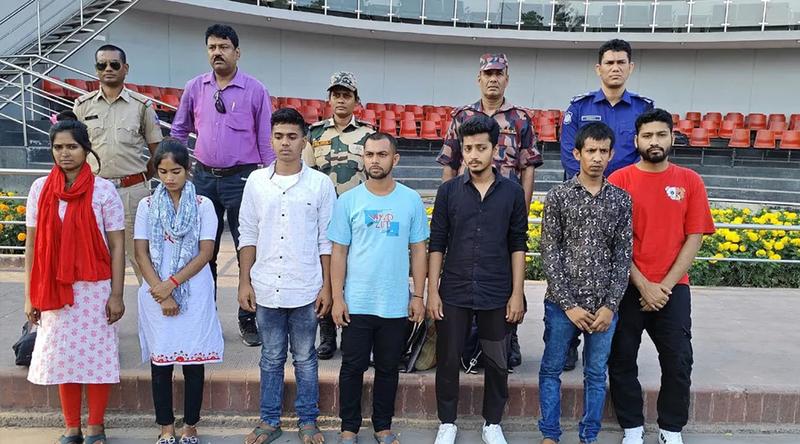 দেশে ফিরলেন ভারতে আটক ৭ বাংলাদেশি