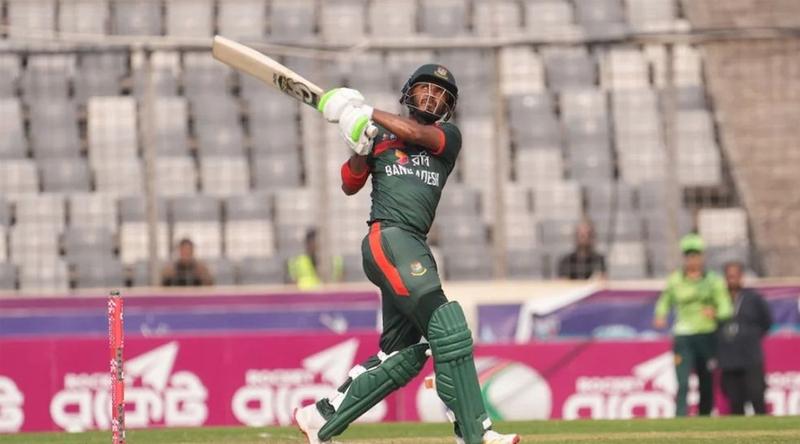 লিটনকে ছাড়িয়ে পাওয়ারপ্লেতে সবচেয়ে বেশি ছক্কা তানজিদের