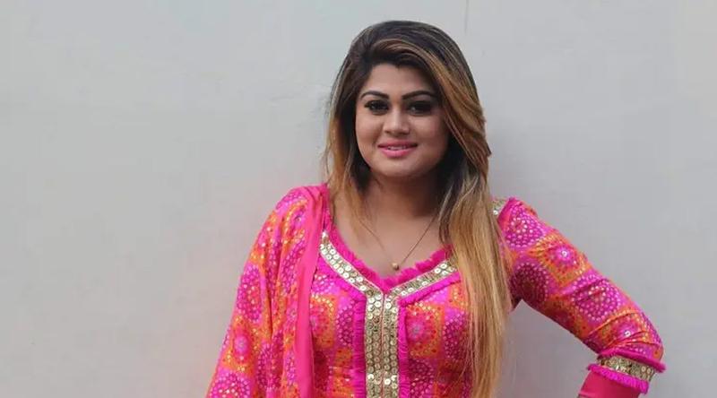 ঈদের শপিং করতে গিয়ে থানায় জিডি অভিনেত্রীর