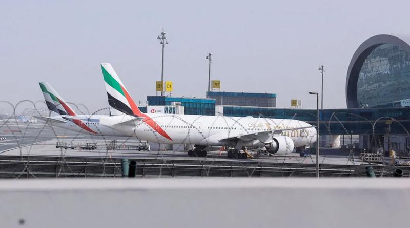 ইরানি হামলায় ৪ ঘণ্টা বন্ধ থাকার পর ফের চালু দুবাই বিমানবন্দর