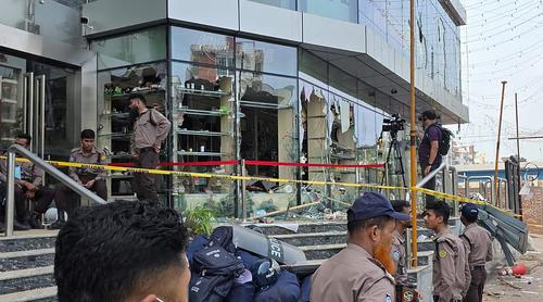 উত্তরায় শপিং মলে ভাঙচুরের ঘটনায় মামলা, ১২ জন গ্রেপ্তার