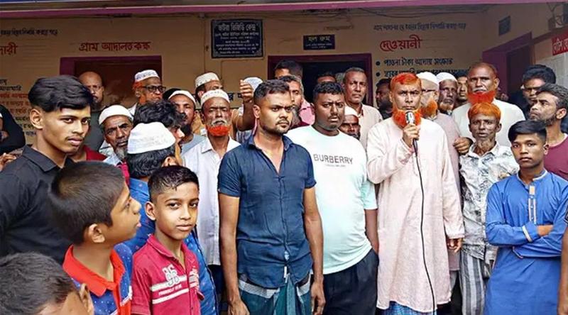 লক্ষ্মীপুরে ইউপি চেয়ারম্যানকে বের করে কার্যালয়ে তালা দেওয়ার অভিযোগ ছাত্রদলের বিরুদ্ধে