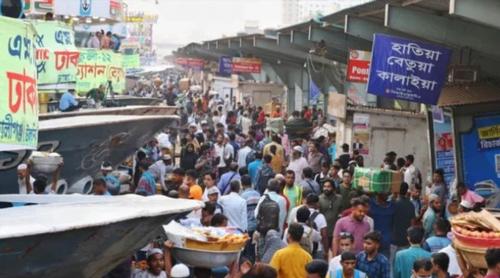 সদরঘাটে পুরোনো ভিড়, বাস টার্মিনালেও চাপ