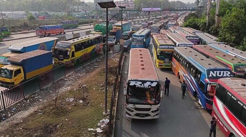 ঢাকা-টাঙ্গাইল মহাসড়কে যানবাহন বেশি, যাত্রী কম