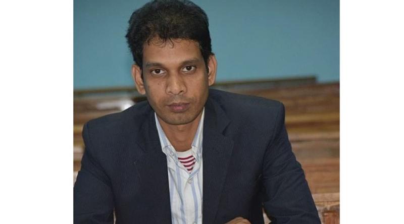 বাকৃবির কর্মকর্তার বিরুদ্ধে নারী শিক্ষার্থীদের কুরুচিপূর্ণ বার্তা পাঠানোর অভিযোগ