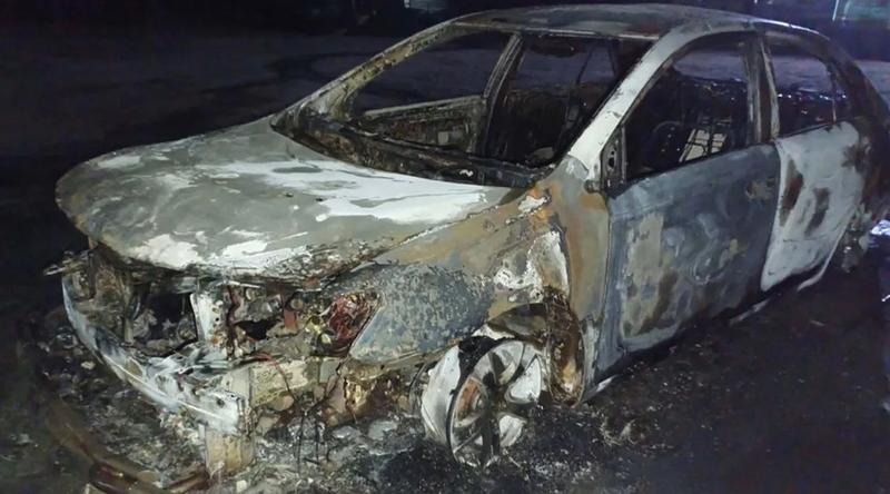 টাঙ্গাইলে কার্যক্রম নিষিদ্ধ আওয়ামী লীগ নেতার গাড়িতে আগুন