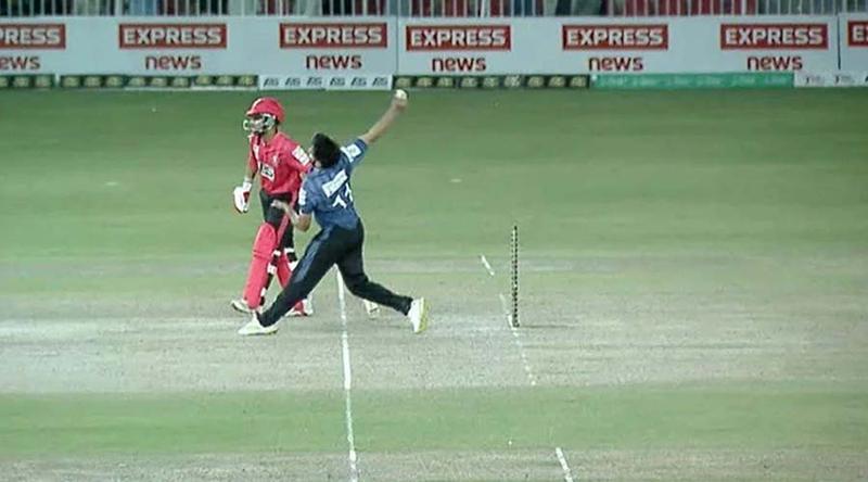 পাকিস্তানি পেসারের এক নো বলে ক্রিকেট বিশ্বে তোলপাড়