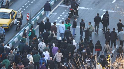 ইরান থেকে দেশে ফিরছেন দুই শতাধিক বাংলাদেশি