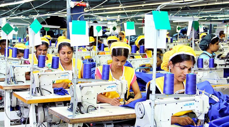 ৬৪ শতাংশ কারখানায় অগ্রিম বেতন, চলছে ধাপে ধাপে ছুটি