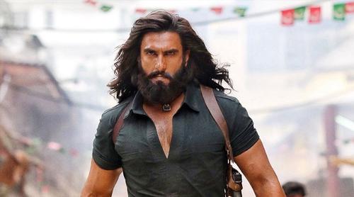 ৩০ বছরের রেকর্ড ভাঙল ‘ধুরন্ধর টু’