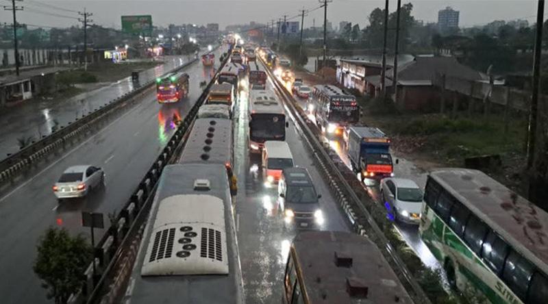 ঈদযাত্রায় গাজীপুরে ২০ কিলোমিটার যানজট