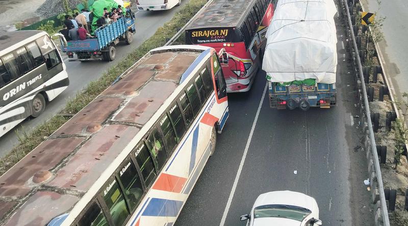 ঢাকা-টাঙ্গাইল মহাসড়কে ২০ কিলোমিটার যানজট