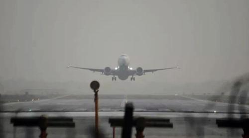 ঢাকায় নামতে পারেনি ৫ ফ্লাইট