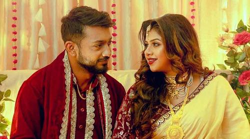 অন্তঃসত্ত্বা হওয়ার জল্পনায় কী বললেন অভিনেত্রী  সুস্মিতা রায়?