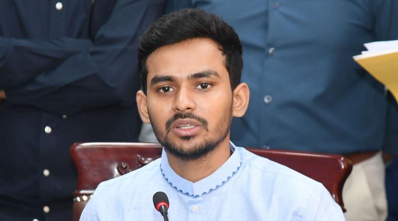 কেউ বেশি ভাড়া নিচ্ছে না, সবাই ফেরেশতা হয়ে গেছে: আসিফ মাহমুদ