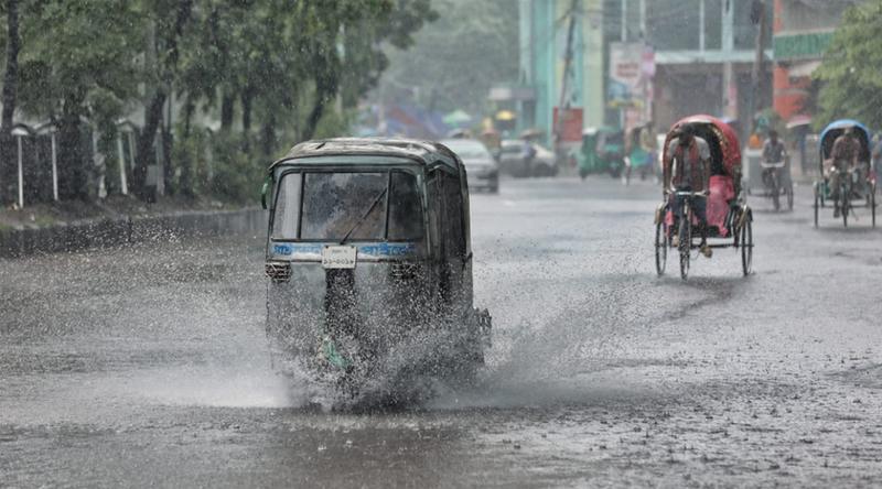সকালের মধ্যেই ঝড়ের আশঙ্কা, ঈদের দিনও হতে পারে বৃষ্টি