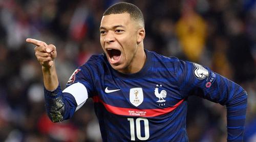 ব্রাজিলের বিপক্ষে স্কোয়াডে ফিরলেন এমবাপে