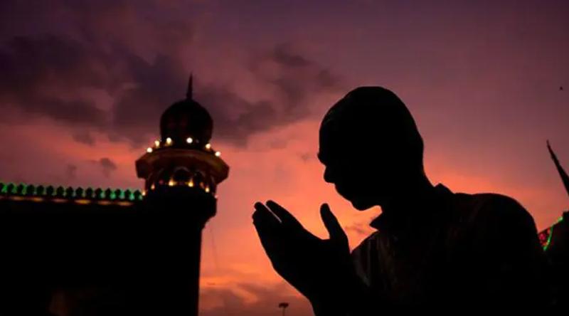আজ পবিত্র জুমাতুল বিদা, বিদায় নিচ্ছে রমজানও
