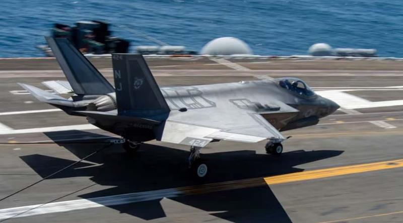 ইরানি হামলায় মার্কিন 'এফ-৩৫' যুদ্ধবিমানের জরুরি অবতরণ