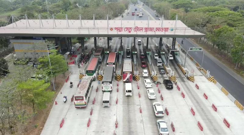 ৩ দিনে পদ্মা সেতুতে ১৩ কোটি ২১ লাখ টাকার টোল আদায়, ভাঙল গত বছরের রেকর্ড