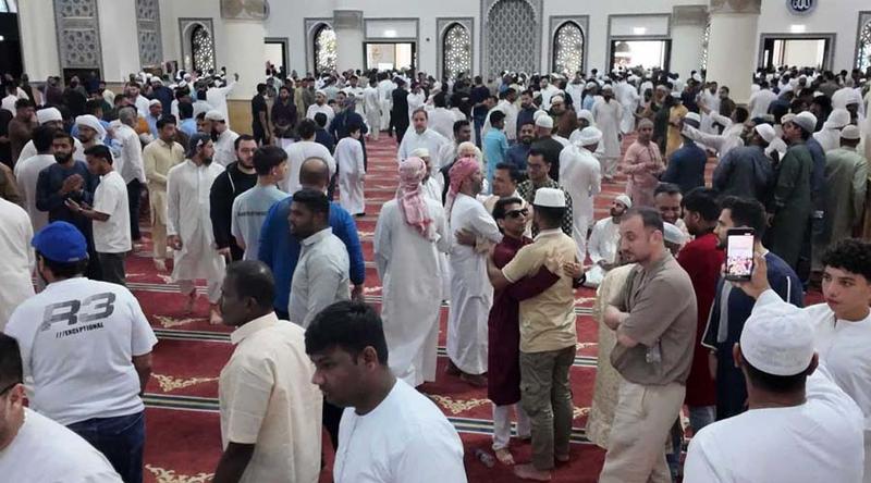 সংযুক্ত আরব আমিরাতে উৎসবমুখর পরিবেশে ঈদ উদযাপন