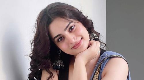 শুটিং সেটে নিরাপদে ছিলেন না আয়েশা খান, কী ঘটেছিল অভিনেত্রীর সঙ্গে?