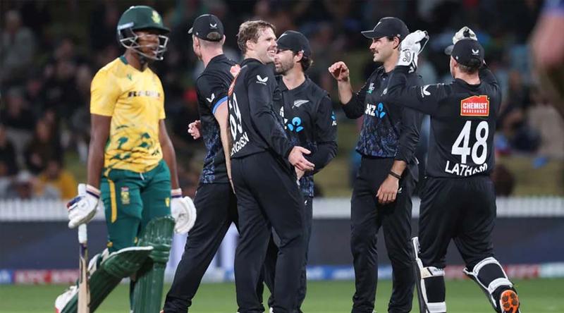 টানা দুই জয়ে সিরিজে ২-১ ব্যবধানে এগিয়ে গেল নিউজিল্যান্ড