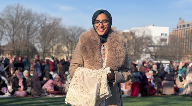 যুক্তরাষ্ট্রে  ঈদের নামাজ পড়লেন সামিরা খান মাহি