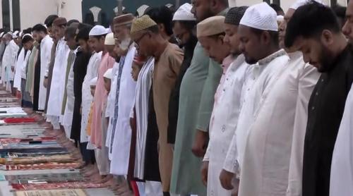 বায়তুল মোকাররমে ঈদুল ফিতরের প্রথম জামাত অনুষ্ঠিত
